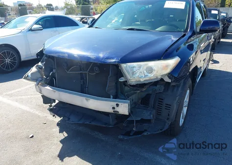 2011 Toyota Highlander Base V6 z USA, uszkodzony, nr VIN 5TDZK3EH2BS042722